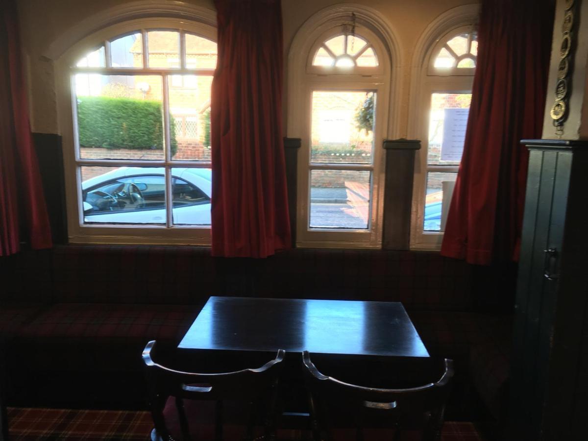The White Hart Pub And Rooms Cranleigh Exterior foto